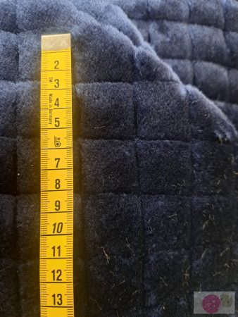 Sötétkék steppelt rövid szőrű műszőrme