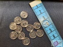 Áttetsző kétlyukú gomb 10mm 